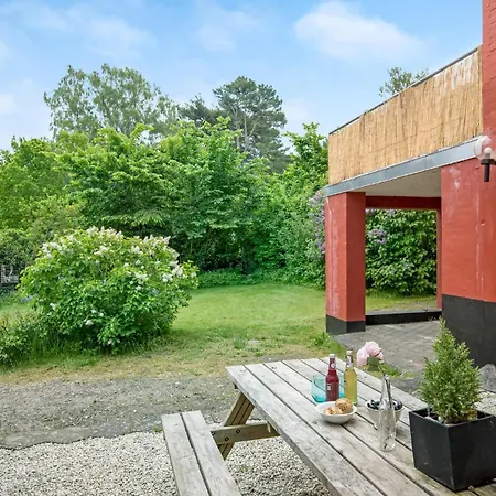 Apartment 2 Bedroom Beautiful In
